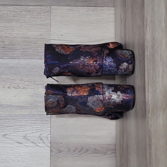 ZigiSoho Womens 7 Nydia Floral Tapestry Side Zip Ankle Bootie Metallic Colorful - Picture 3 of 9